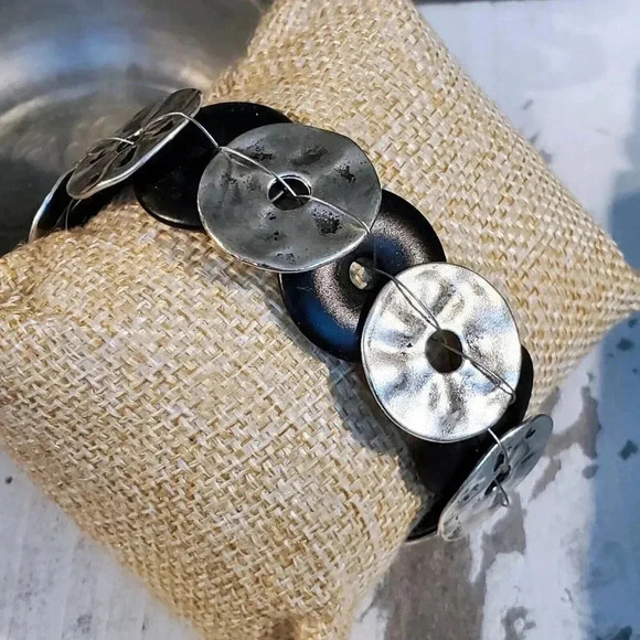 Mid Century Modern Style Handcrafted Black Silver Satin Disc Beads Bracelet - Picture 9 of 10